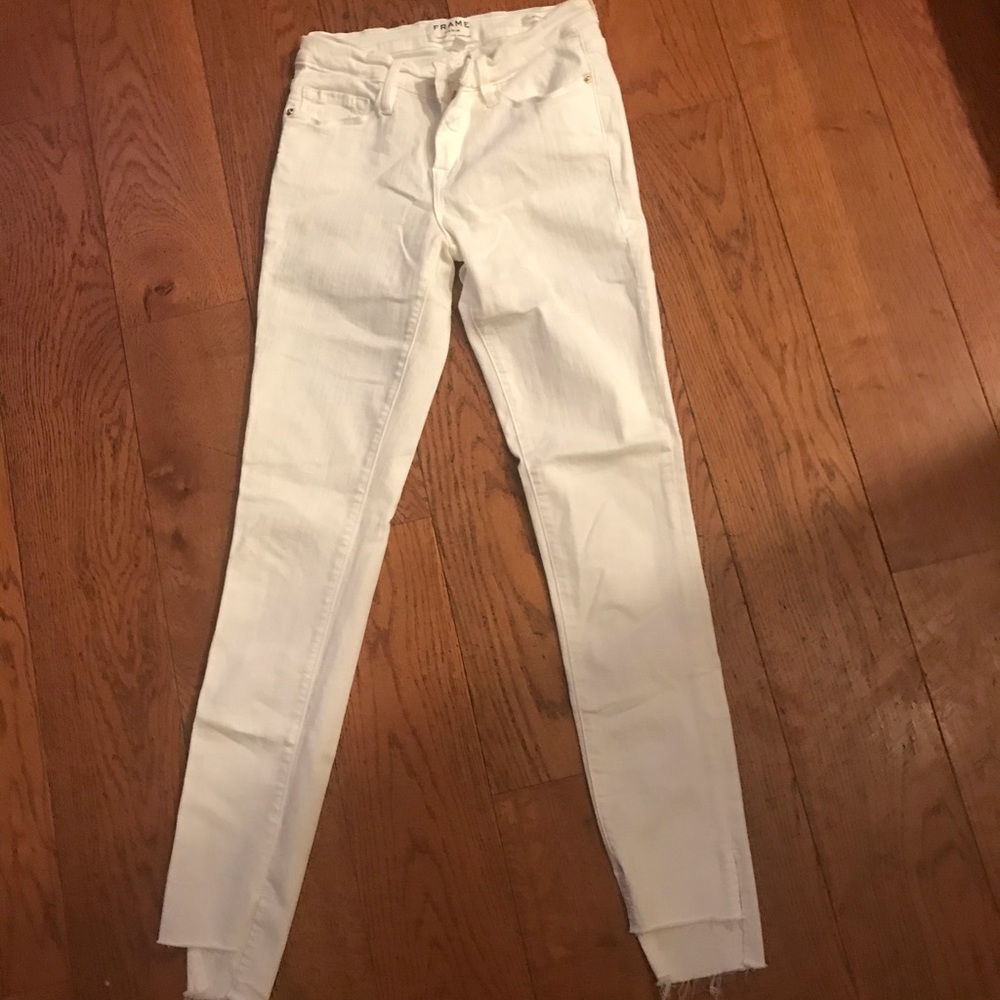 white FRAME jeans Le Skinny de Jeanne🤍 like new